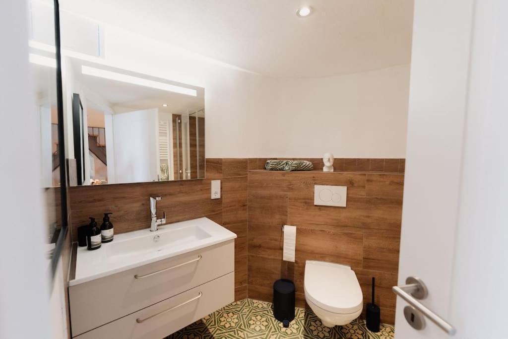 Appartamento Modernes Tiny House Mit Sonnenterrasse Ediger-Eller Esterno foto